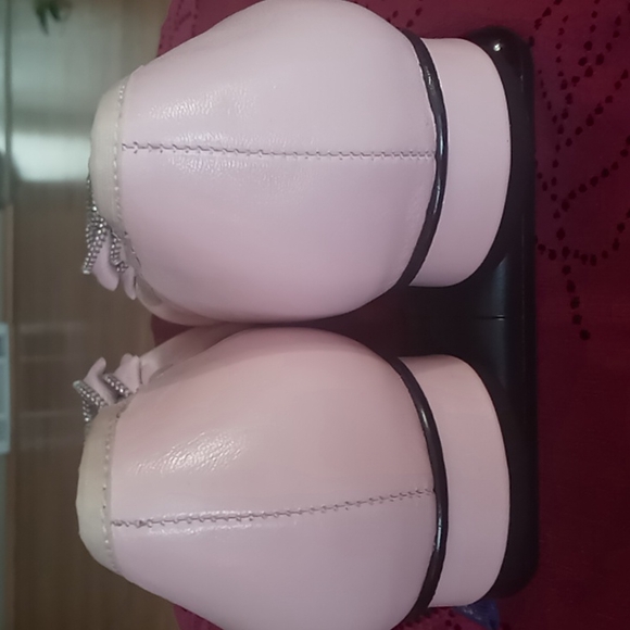 Ladies Pink Flat's by: "Ros Hommerson" - Picture 9 of 12